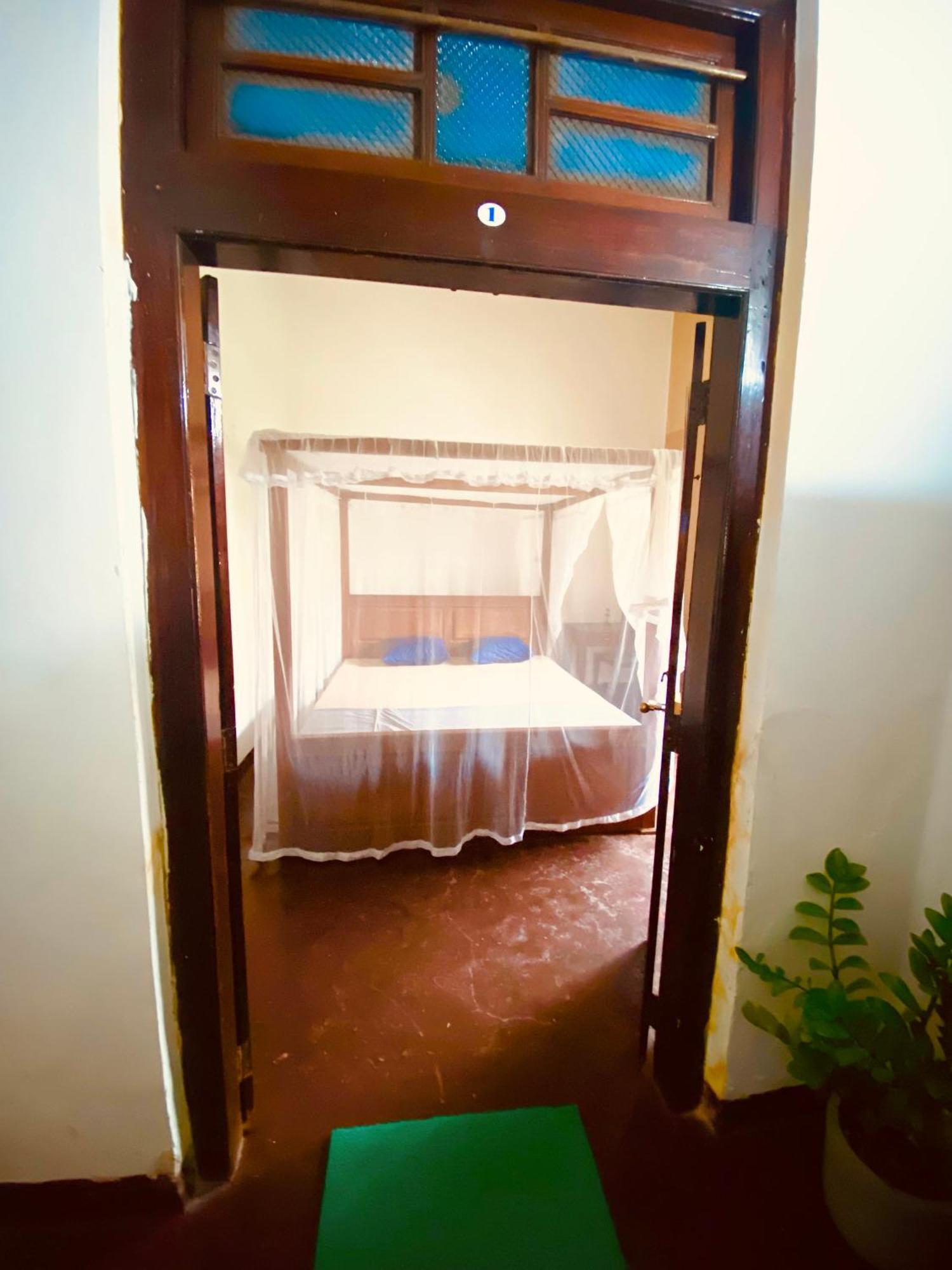 Happy Bunk Hostel Велігама Екстер'єр фото